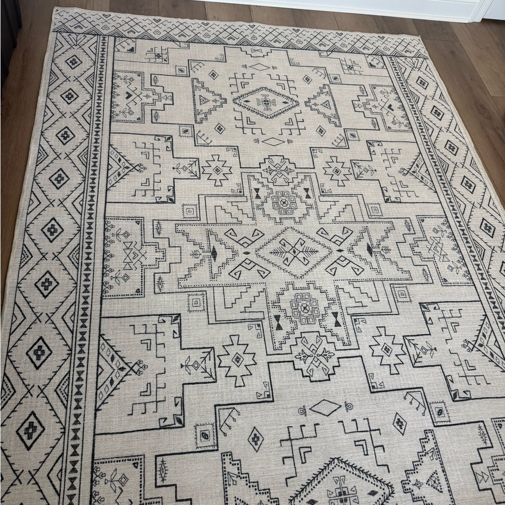 Geometric Patterned Area Rug - Black and Cream